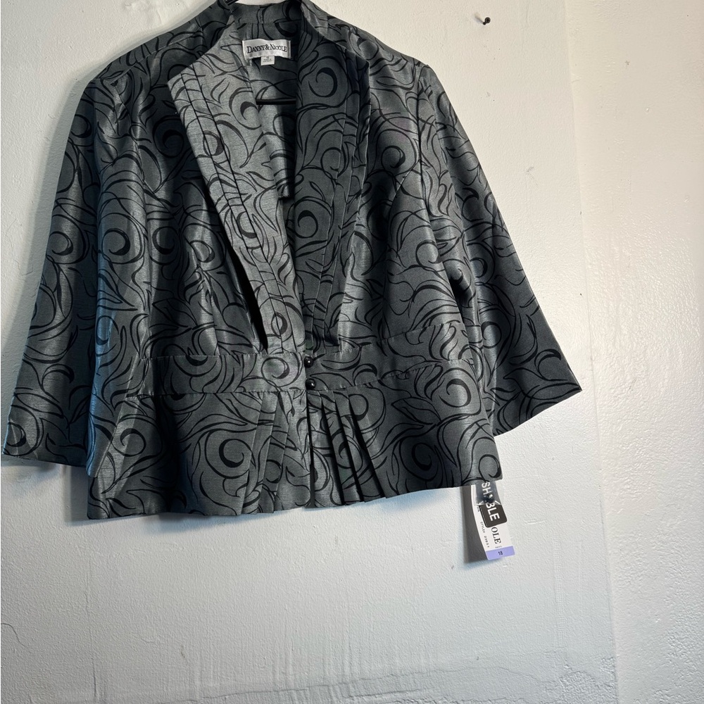 Elegant Gray Patterned Women's Jacket